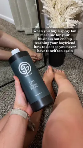 10/10 would recommend 🥰🤣 #spraytan #bestboyfriend #spraytanning #makeup #makeupartist #mua #LikeAMonarch