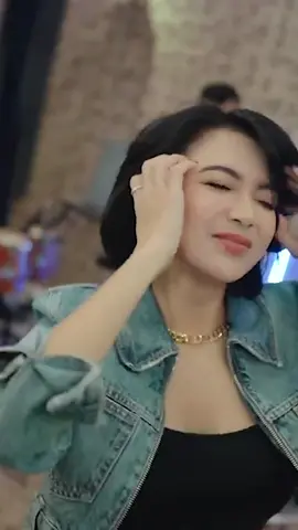 Runtah nih dyoutube Wika Salim Official cusss😍