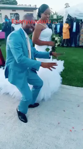 Extreme wedding dance...