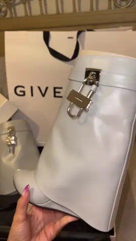Givenchy shark 🔪 .#givenchysharkboots #fashion #designer#style #nyclife 