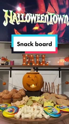 Halloweentown snack board! 🎃 #halloween #halloweentown #snackboard #halloweenfood #fyp #dessertboard #spooky #spookyseason 