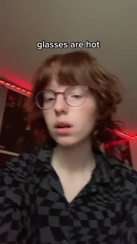 iM TIRED OF PPL ACTING LIKE THEYRE NOT! NERDS ARE HOT GLASSES ARE HOT !!!! 