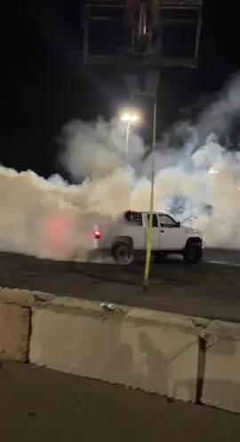 If anyone knows who this was at blue collar throw down lmk cuz they put one hell of a show on #ram2500 #moparornocar #dodge #dodgeram #dodgecummins  #truckburnout #burnoutcar #truckdonuts #bluecollarthrowdown 