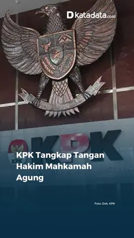 KPK telah melakukan operasi tangkap tangan (OTT) di Mahkamah Agung (MA) pada Rabu (21/9). Pihaknya mengamankan hakim agung dan uang dalam pecahan mata uang asing yang berkaitan dengan dugaan suap dalam pengurusan perkara. #hakimagung #KPK #komisipemberantasankorupsi #korupsi #mahkamahagung #MA #idbreakingnews #fyp #katadatacoid 