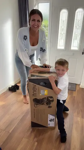 Putting together Avas new buggy from @babyelegance IM OBSESSED! Thank you ❤️ #mumlife #buggy #mumtok #newbuggy #pram 