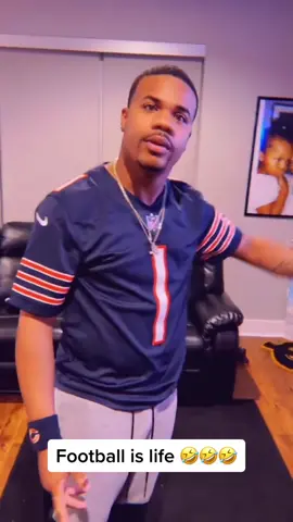 “I’ve known you for 2 months, this has been my team for 22 years” 🤣🤣🤣 @mojobrookzz  #chicagobears #nfl #football #packers #greenbay #fyp #fy #viral 