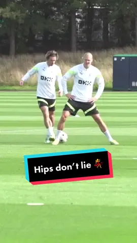 Hips don’t lie 💃 #mancity #manchestercity #haaland 