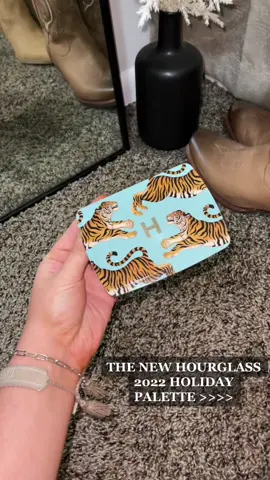just as stunning in person as I expected 🫶🏻 #hourglasscosmetics #hourglassholiday2022 #holidaycollection #makeup #makeupproducts #productrecommendations #newmakeup #tiger