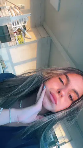 השמש אהבה רק חצי פנים שלי😋
