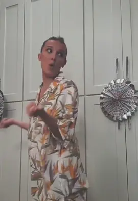 millie bobby brown twerk dance 💕 #pourtoi #pourtoii #foryou #fyp #fypシ #foryoupage #foryoupge #milliebobbybrown 