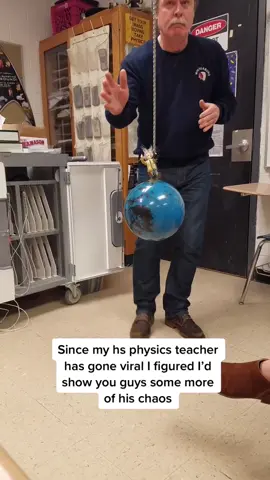 And yes, the IT guys were there fixing the smartboard he broke 10 minutes beforehand 😂 Buzz Putnam was the best 💚 #physicsteacher #physics #wreckingball #fyp #foryoupage #greenscreen #euphoriaeyes 