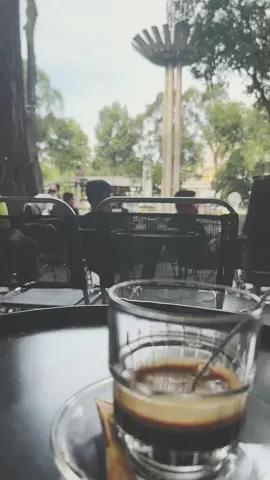 Cafe sáng cuối tuần ở hồ con rùa. Nhẹ nhàng #quan1 #cafesang #hoconrua #tiktok #xuhuong