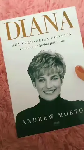 livro diana sua verdadeira história!💕👑 #princesadiana #princesadegales #dianasuaverdadeirahistoria  #princesadopovo #ladydi 