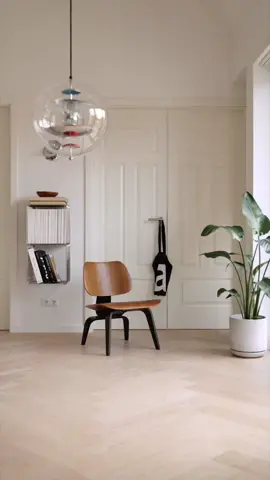 Which is your favourite 🪑? #interiordesign #vitra #eames #eameschair #apartment #classyinteriors #midcenturymodern 