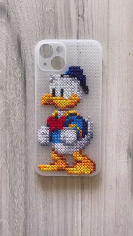 Pato Donald #embroidery #bordadosamano #handmade #hechoamano #embroideryhandmade #SmallBusiness #bordado #puntodecruz #crossstitch #donaldduck #patodonald 