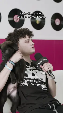 @bankrolhayden + adorable puppy pulled up for an interview w/ @cultureunfiltered & @dirrtykingofpop for Backstage Pass at @fireflymusicfestival 😍