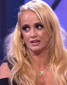 La Húngara contó en #DéjateQuerer cómo se enteró su madre de que había dado a luz a su niña 😂 #Telecinco #television #viralvideo #foryou #LaHúngara