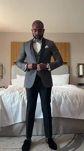 Fitted for the Emmys 😁🏆 #mensstyle #tuxedo #emmys #suit