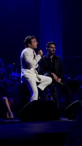 uno de los momentos mágicos del concierto 🤍 #ilvolo #gianlucaginoble #ignazioboschetto #ilvolovers #ilvolomusic #hallelujah #magic #concert #liveinconcert #fyp #parati #viral 