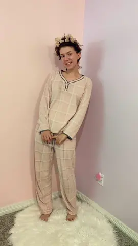 I dont have my concert makeup or necklace on here, but my MCR fit!