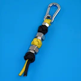Diamond Knot & Nuts paracord keychain #paracord #paracordkeychain #diamondknot #hexnuts 