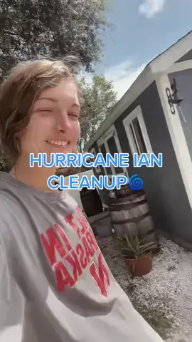 The gyms may be closed, but I still got my workout in for the day!!💪🏼 Thank goodness this tree held up during the storm👏🏼 We got those Indians keeping us safe🙏🏻🌀💙 #ikyky #hurricaneian #manateecounty #hurricanecleanup #cleanupcrew #hurricaneianparty #prayforflorida #treeremoval 