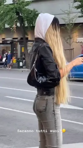 Extension, parrucca o cosa sono? 😅 #disagio #milano #hair #extensions #weg #longhair #hairvideo #viral #tiktok #video 