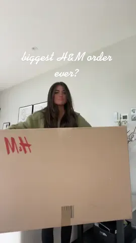 is this the biggest H&M order ever or what?! #hm #hmhaul #fyp #foryoupage #haul 