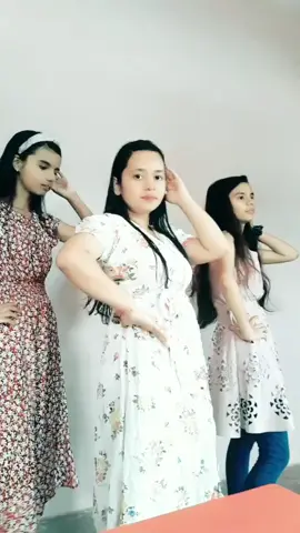 #sistersgoal#lovely sisters forever#@gayatri @smiley 🥰 queen 👑💖 