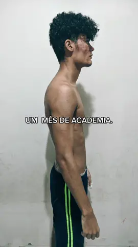 MEU PRIMEIRO MÊS NA ACADEMIA .  #ACADEMIA#musculacaobrasil #CALISTENIA#TRAPEZIO#MOTIVACAO #shaipe 