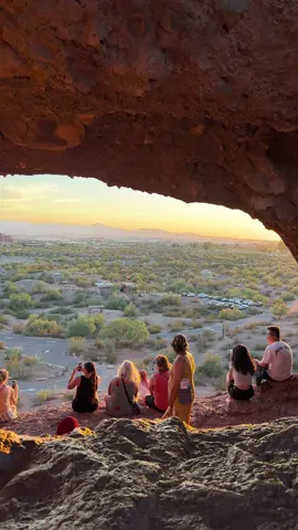 idk if i’ll ever get over how pretty it is here, az will always have a place in my heart 🫶🏻 #phoenix #arizona #sunset #papago #holeintherock #phoenixsunset #papagopark #nomad #workremote #traveltiktok 