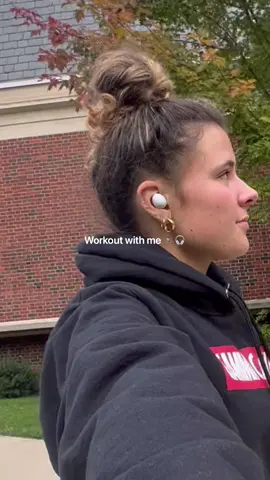 My #galaxybuds2 making morning workouts fun 🫶🎧 #samsungcollegeus #ad @samsungus 