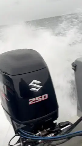 #fueradeborda#lancharapida#suzuki#250hp 