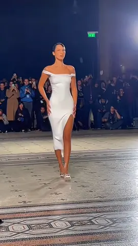 New // #bellahadid for #coperni 