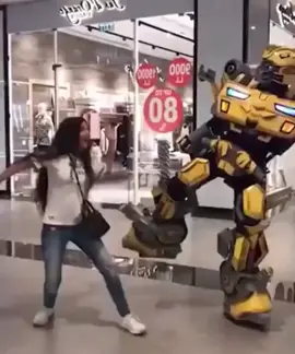 Fumble bee 😂 #transformers #robotsindisguise #fails #fumblebee #costumefails #robotfails #autobots #bunblebee #highfive #fallenandcantgetup 