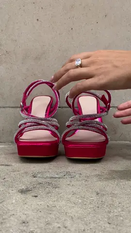 Do you think anyone will notice the sample going missing 🤫 #yourcominghomewithme #linzishoes #shoebrand #newshoes #fyp #trending 