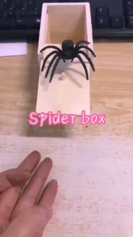 A spider box😱🤣,when u open the box,the black spider will suddenly jump out of the box.I am sure it’s a little scary for u🤭😜#DIY #handmade #foruyou #fyp #toy #tiktok #tutorial