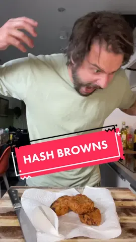 Hash browns!!! There’s loads of ways but I have always done a little extra confit of potato to get us some extra good potato!!! 5 minutes in a cool oil 120-130c confit garlic at the same time! Mix through cornflour, nutmeg, confit garlic. Shape then freeze and deep fry at 170c until golden brown!  Bloody marvelous #fyp #foryoupage #viral #potato #hashbrowns #Recipe #cooking #potatotiktok #potatorecipe 