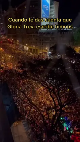 Asi se cantó #todosmemiran de #gloriatrevi en las calles de Montevideo, Uruguay en el marco de la marcha del Orgullo 🏳️‍🌈  #vira #viral #EndlessJourney #tiktok #music #singing 