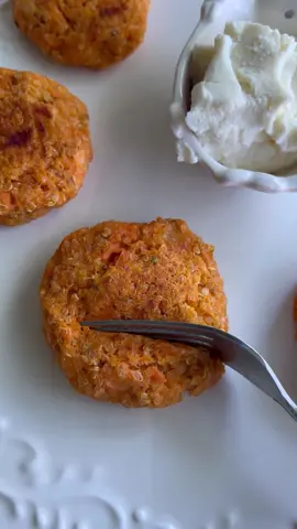 Slightly crispy on the outside and soft on the inside, these sweet potato patties are super easy to make and so flavorful! You’ll need: - Sweet potatoes - Quinoa - cheese - Almond flour - Garlic powder and oregano They freeze really well too! For the full recipe, click on link in my profile #sweetpotato #quinoa #toddlerfood #toddlerlunch #kidsfood #blwideas #blw #babyfood #kidssnacks 