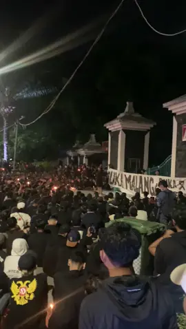 DUKA MALANG DUKA KAMI SEMUA🥀rest in place 💪#persissolo #arema#savemalang #tragedikanjuruhan #surakartans 
