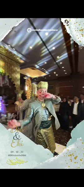 We love when couples have fun on their big day..the wedding of Dean & Eki #rewindboothpekanbaru #360videobooth   #pekanbarutiktok 