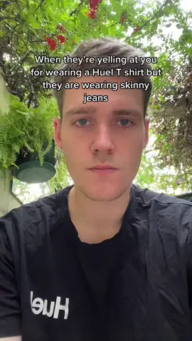 Do better 😡 #huel #skinnyjeans #fashion #patrickbateman #dontwearthatoutfitagain 