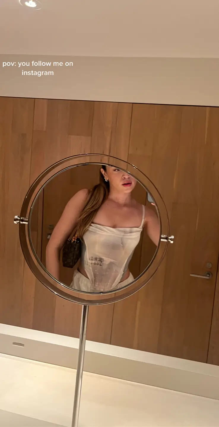 pov: i just posted on insta 🖤 tiktok > instagram…       bury me in @Miaou                                                                           #miami #motomami 