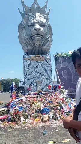Ramai tapi gemeteran di depan singa #kanjuruhan #arema #kanjuruhanmalang #1oktober2022 #rip #malanghits #fyp #fypシ゚viral 