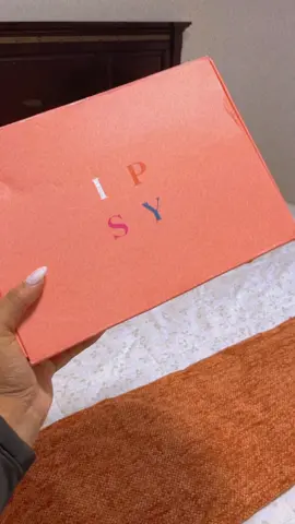 My @IPSY Haul x Halloween month 🦇 😍( october ) #giftedbyipsy #beauty #skincare #ipsy #halloweenmakeupbag 