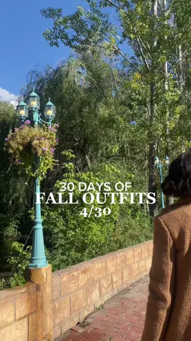 Getting ready for all things fall with @enroutejewelry 🍁✨ #enroutejewelry #parisianstyle #fallaesthetic2022 #falloutfitideas #ootdfall2022  . . Fall style, fall outfit inspiration, fall aesthetics, parisian aesthetic, parisian style. 