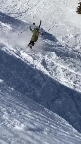 Give thanks to those who crash test skis for our safety 🎥: @finbardoig IG #ski #skifail #tomahawk #crashtest #chrash #skiing 