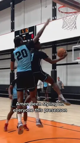 He’s really about to go off this year. #ote #hoops 
