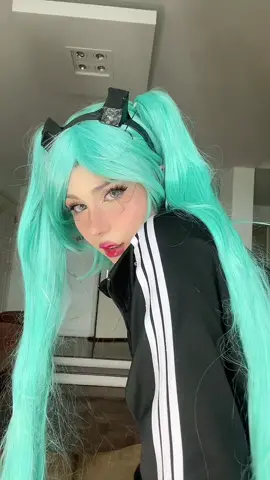 💙💙💙💙 ⚠️ tiktok I'm wearing a bikini and IT‘S A PROP ⚠️  #cosplay #cyberpunkedgerunners #cyberpunk2077 